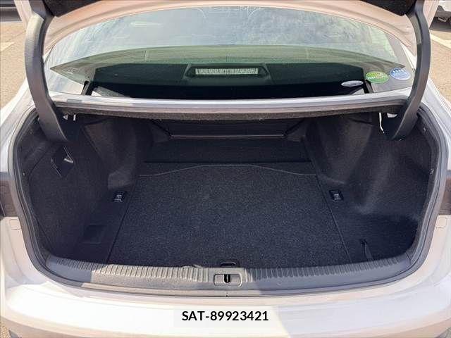 Lexus IS 2014-06 8100129-18