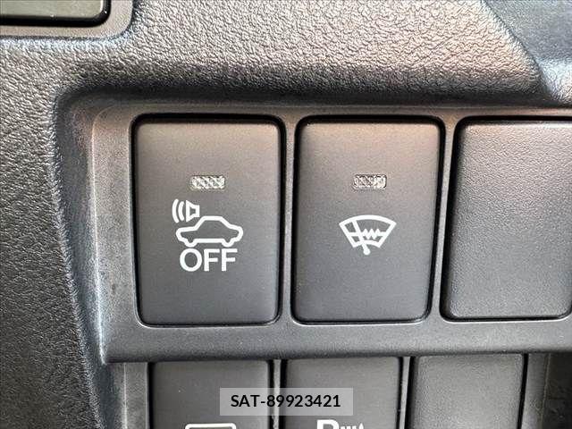Lexus IS 2014-06 8100129-24
