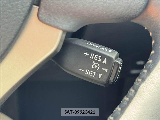 Lexus IS 2014-06 8100129-27