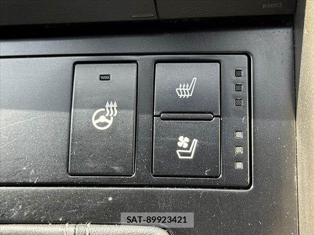 Lexus IS 2014-06 8100129-5