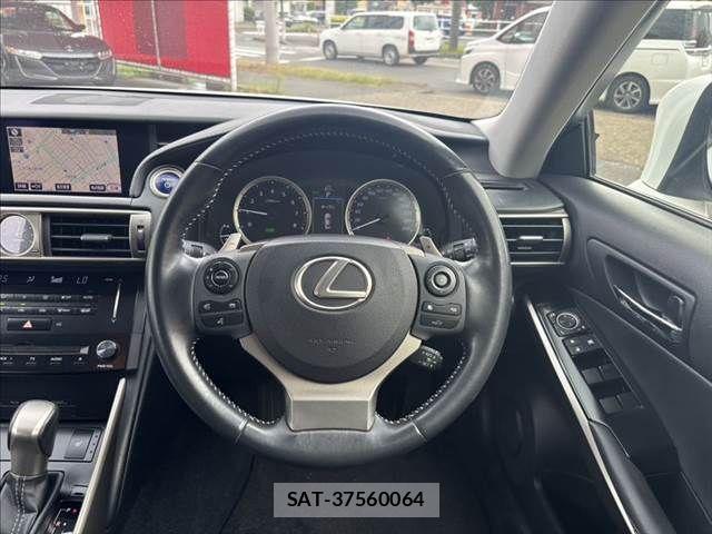 Lexus IS 2013-08 8100130-10
