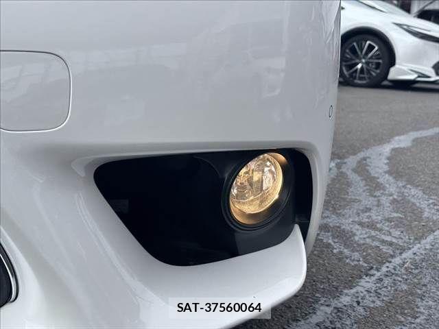 Lexus IS 2013-08 8100130-12
