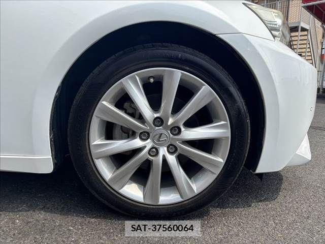 Lexus IS 2013-08 8100130-13