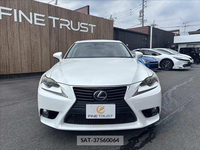 Lexus IS 2013-08 8100130-15