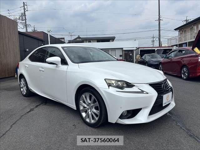 Lexus IS 2013-08 8100130-16