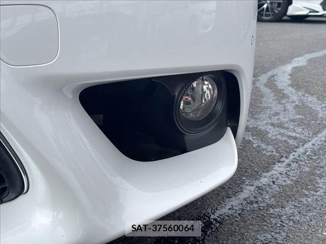 Lexus IS 2013-08 8100130-24