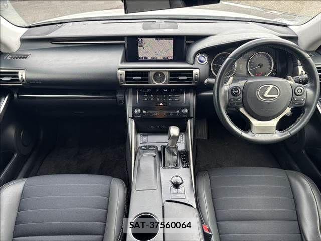 Lexus IS 2013-08 8100130-2
