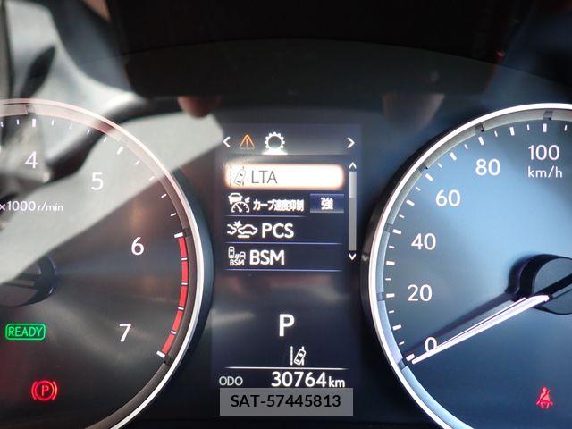 Lexus IS 2022-11 8130996-13