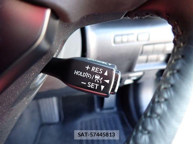 Lexus IS 2022-11 8130996-15