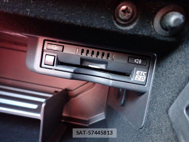 Lexus IS 2022-11 8130996-24