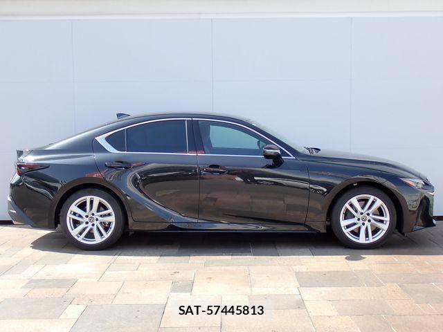 Lexus IS 2022-11 8130996-4