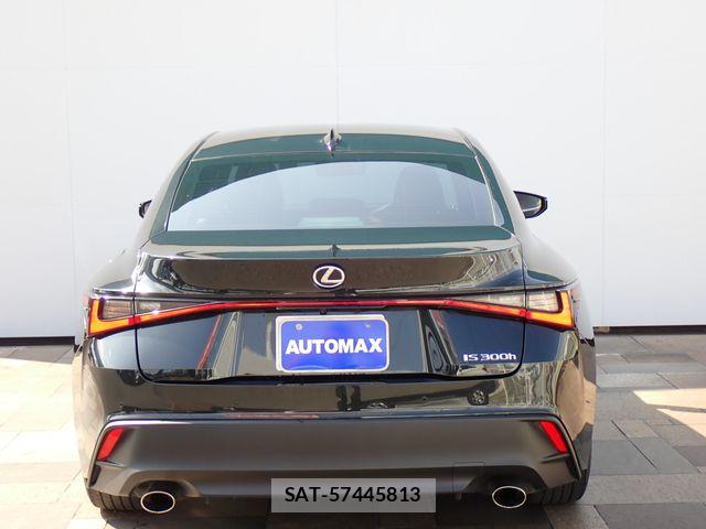 Lexus IS 2022-11 8130996-5