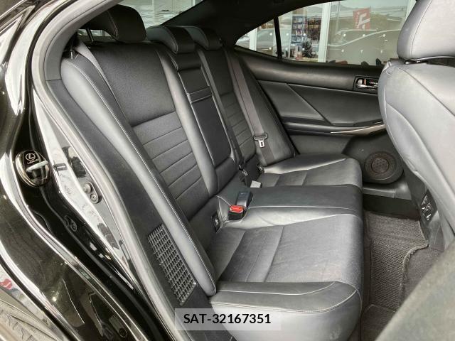 Lexus IS 2015-03 8130999-20