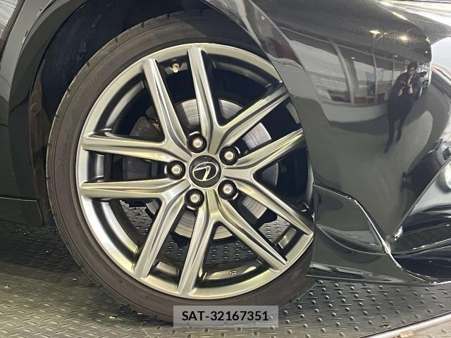 Lexus IS 2015-03 8130999-3