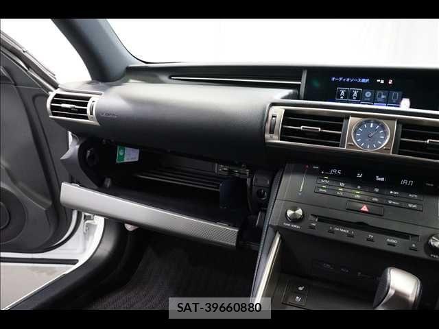 Lexus IS 2014-10 8130998-12