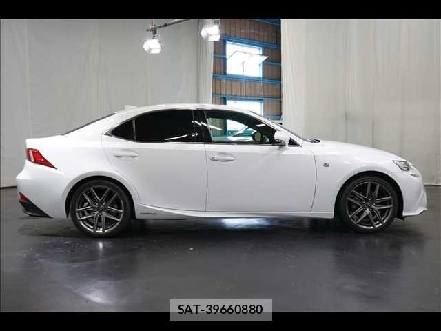 Lexus IS 2014-10 8130998-15