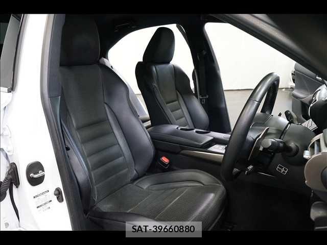 Lexus IS 2014-10 8130998-16