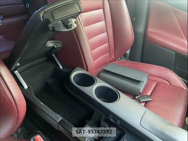 Lexus IS 2013-09 8208371-12