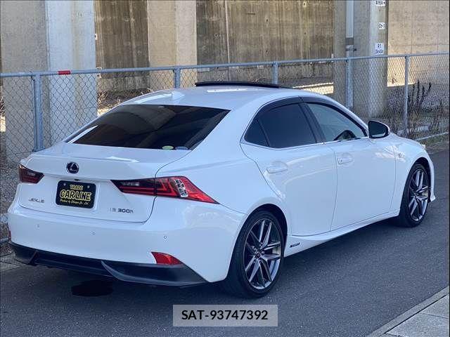 Lexus IS 2013-09 8208371-21