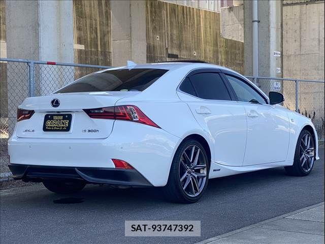 Lexus IS 2013-09 8208371-22