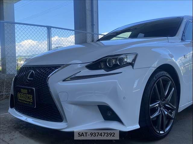 Lexus IS 2013-09 8208371-26