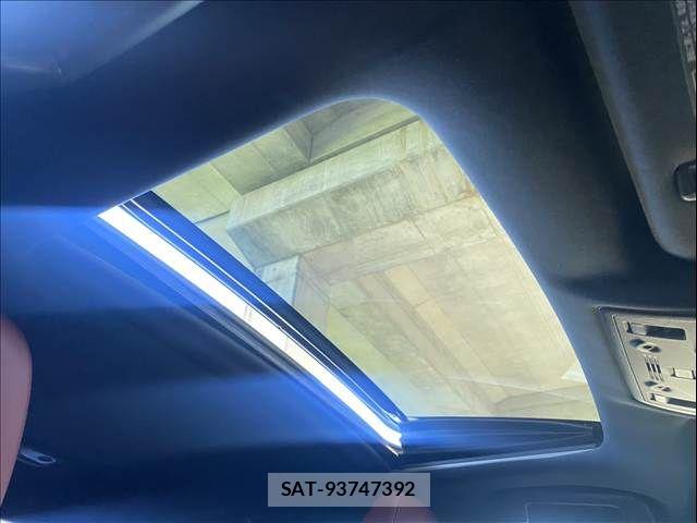 Lexus IS 2013-09 8208371-3