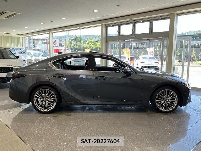 Lexus IS 2021-02 8208362-13