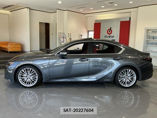Lexus IS 2021-02 8208362-14