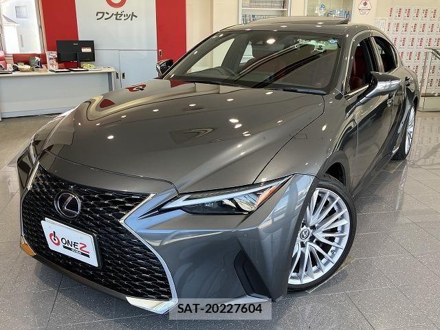 Lexus IS 2021-02 8208362-16