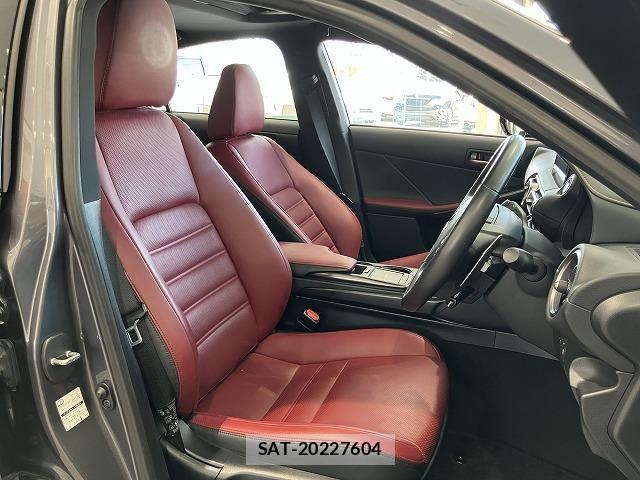 Lexus IS 2021-02 8208362-7