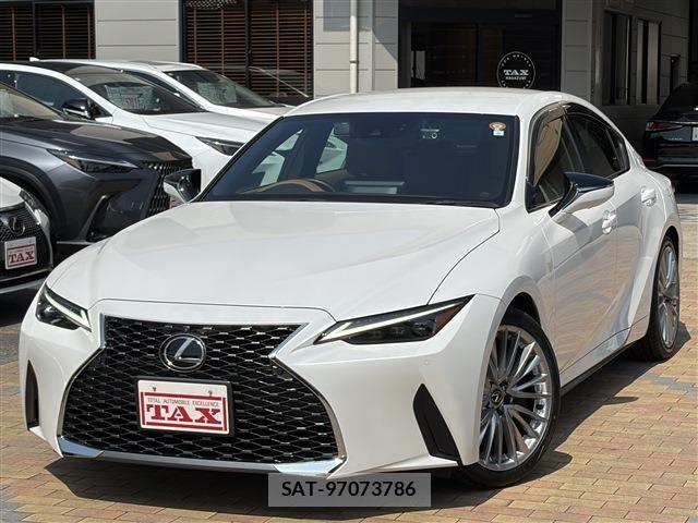 Lexus IS 2023-06 8208363-0
