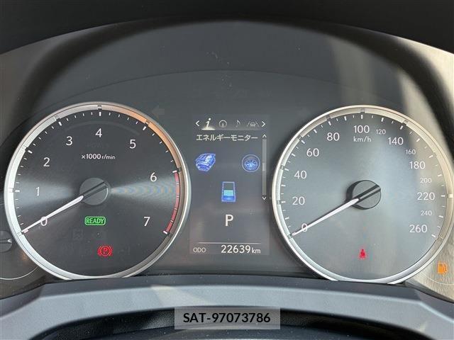 Lexus IS 2023-06 8208363-29