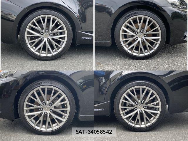 Lexus IS 2013-07 8208370-9