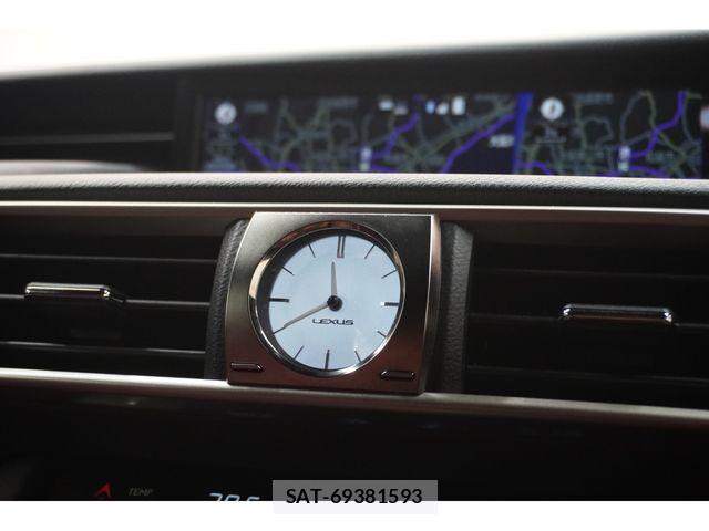 Lexus IS 2017-06 8208367-19
