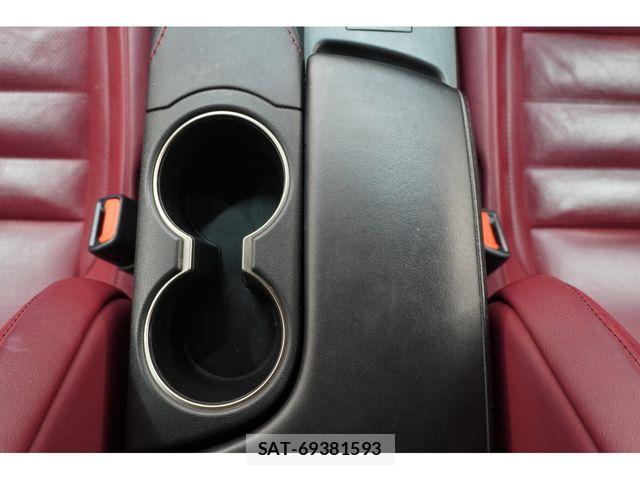 Lexus IS 2017-06 8208367-21