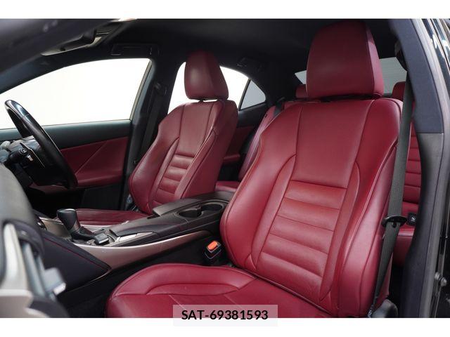 Lexus IS 2017-06 8208367-22