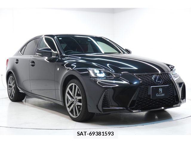 Lexus IS 2017-06 8208367-2