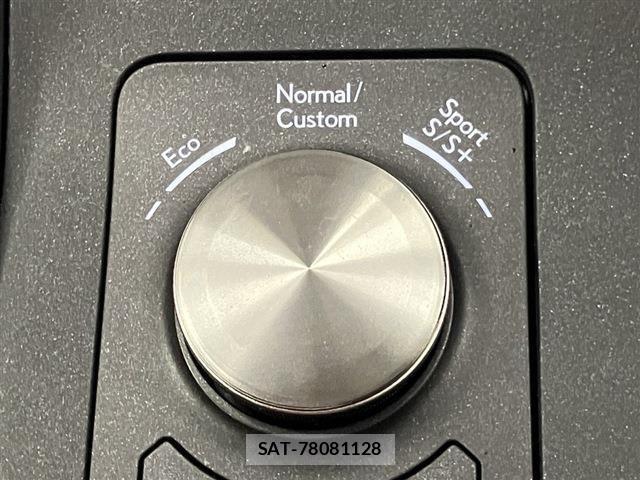 Lexus IS 2021-10 8208364-16
