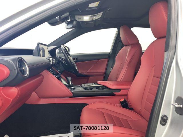 Lexus IS 2021-10 8208364-23