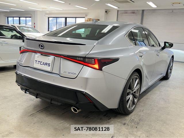 Lexus IS 2021-10 8208364-26