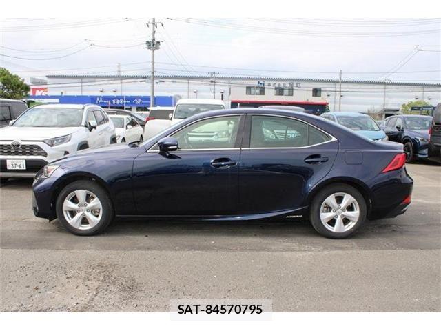 Lexus IS 2017-05 8230615-17