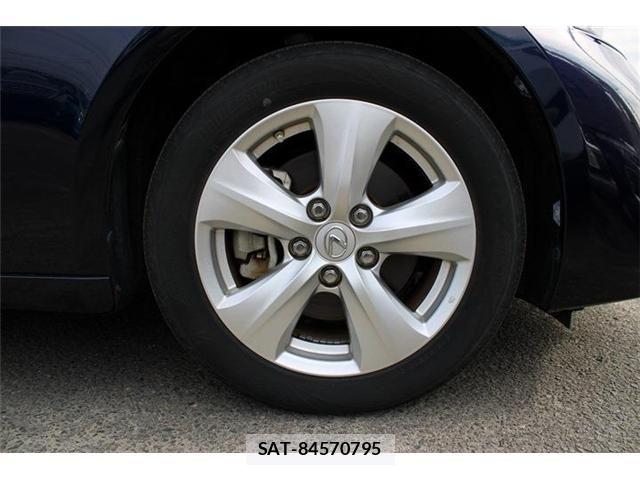 Lexus IS 2017-05 8230615-19
