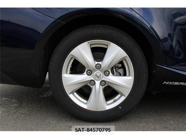 Lexus IS 2017-05 8230615-20