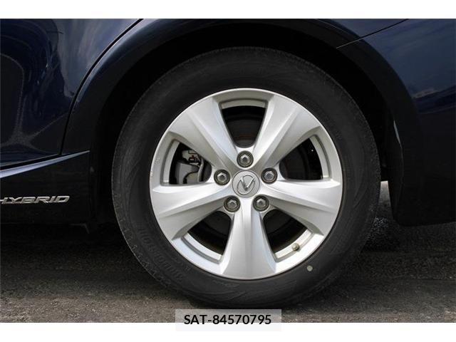Lexus IS 2017-05 8230615-21