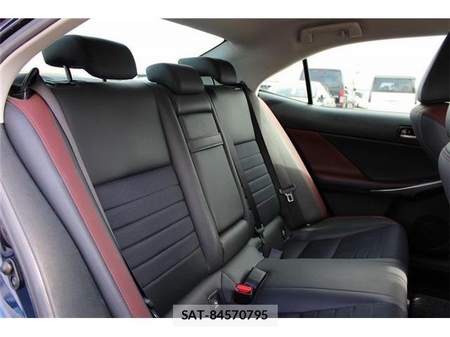 Lexus IS 2017-05 8230615-28