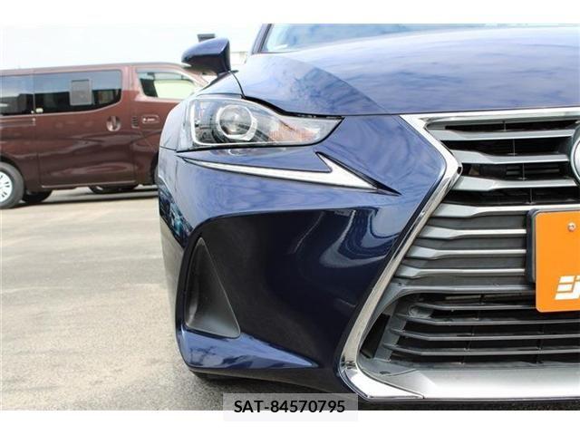 Lexus IS 2017-05 8230615-7
