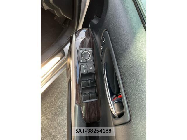Lexus IS 2014-11 8230610-9