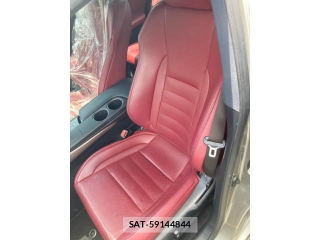 Lexus IS 2014-02 8230616-9