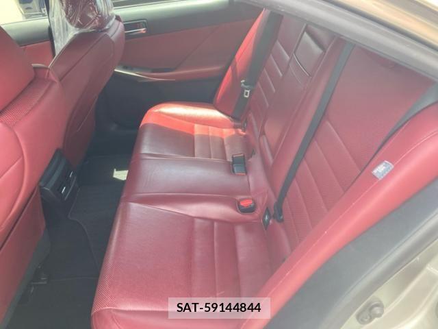 Lexus IS 2014-02 8230616-10