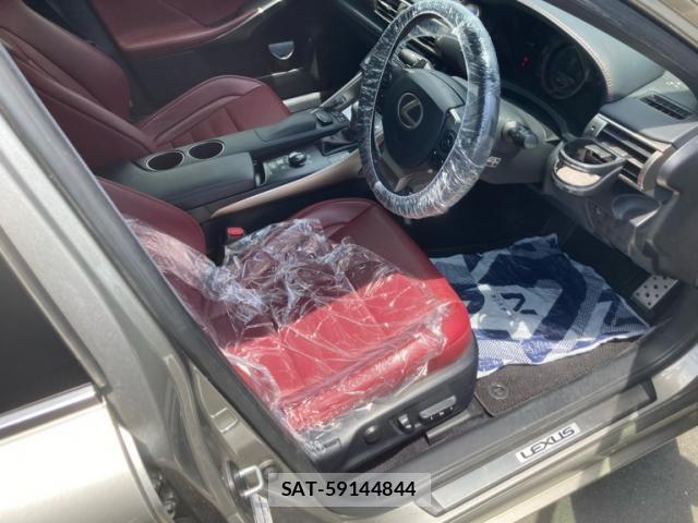 Lexus IS 2014-02 8230616-15